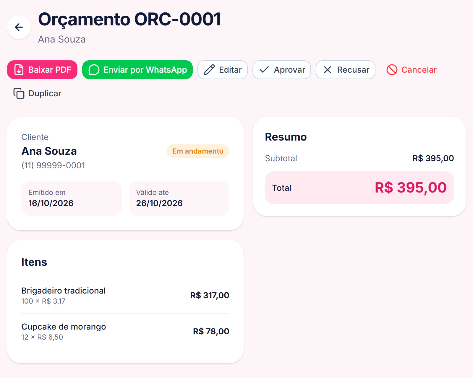 Tela de um orçamento com os botões Baixar PDF e Enviar por WhatsApp